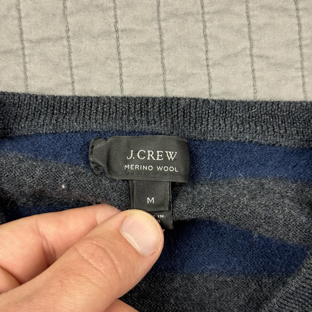 J Crew Sweater‎ Mens Medium Blue Gray Striped Merino Wool V Neck Preppy - Picture 4 of 9